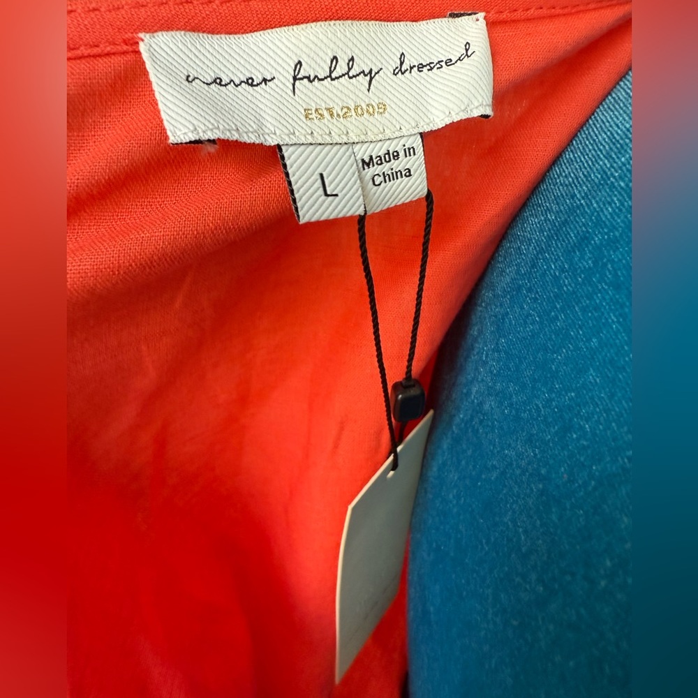 Elegant Coral Linen Wrap Dress - Picture 4 of 8